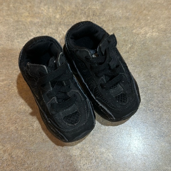 Baby Nike shoes size 4C - Picture 1 of 7